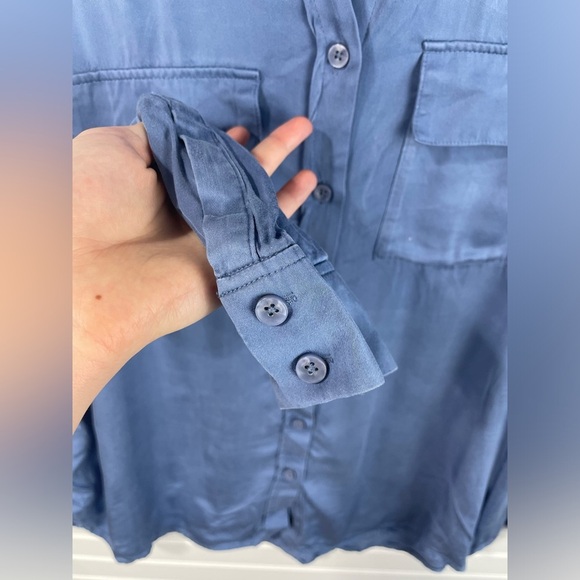 Chico's Blue Classic Button Front Collared Long Sleeve Shirt Womens Size 3 EUC - Picture 9 of 10